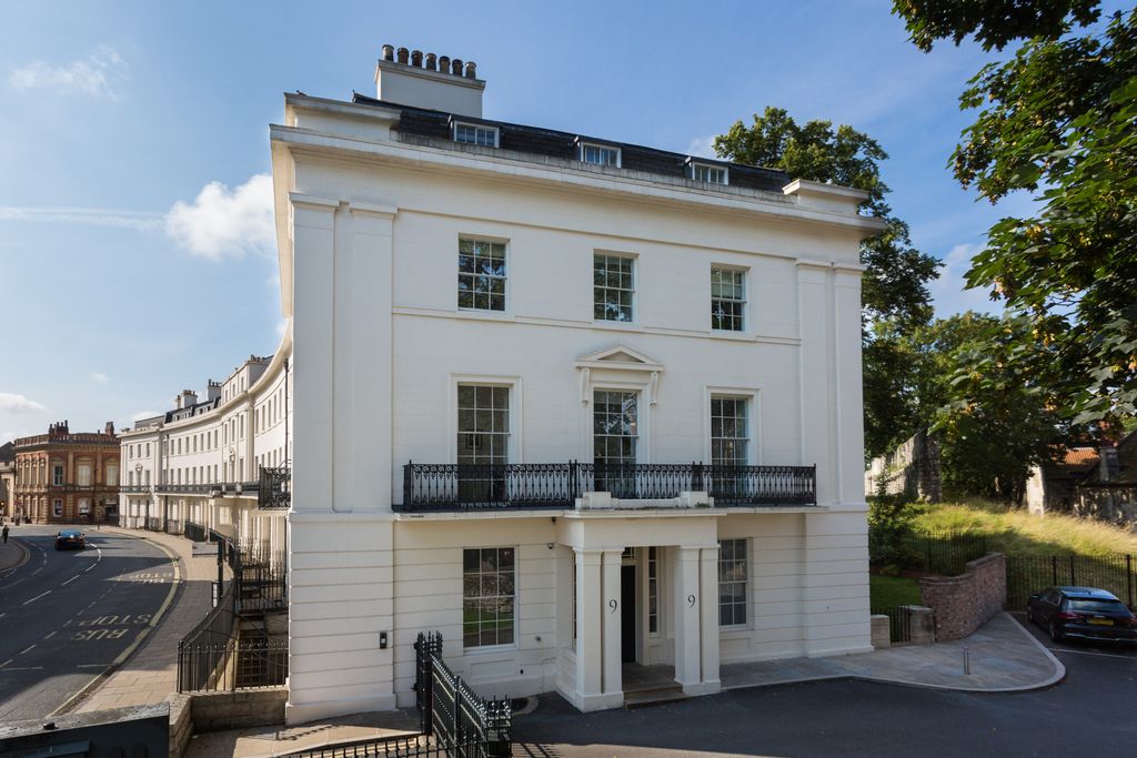 Property photo 1 of 22 Apartment 4, 9 St. Leonards Place, York, Yo1 7Hf