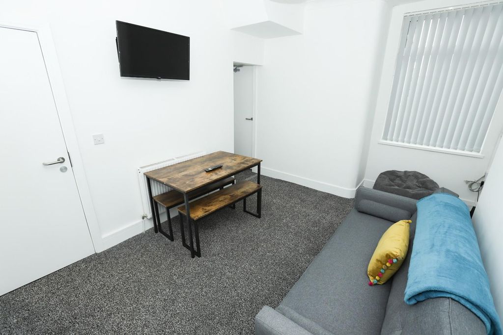 Property photo 3 of 12 142 Ayresome #5.Jpg