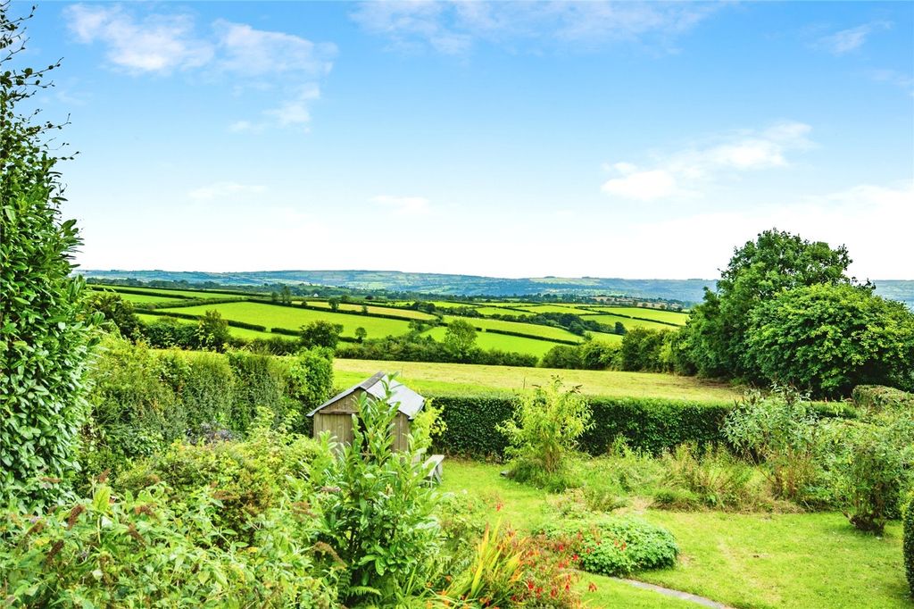 Property photo 3 of 10