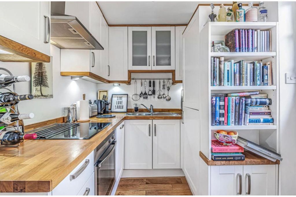 Property photo 3 of 38 Kitchen