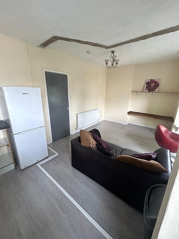 Property photo 3 of 5