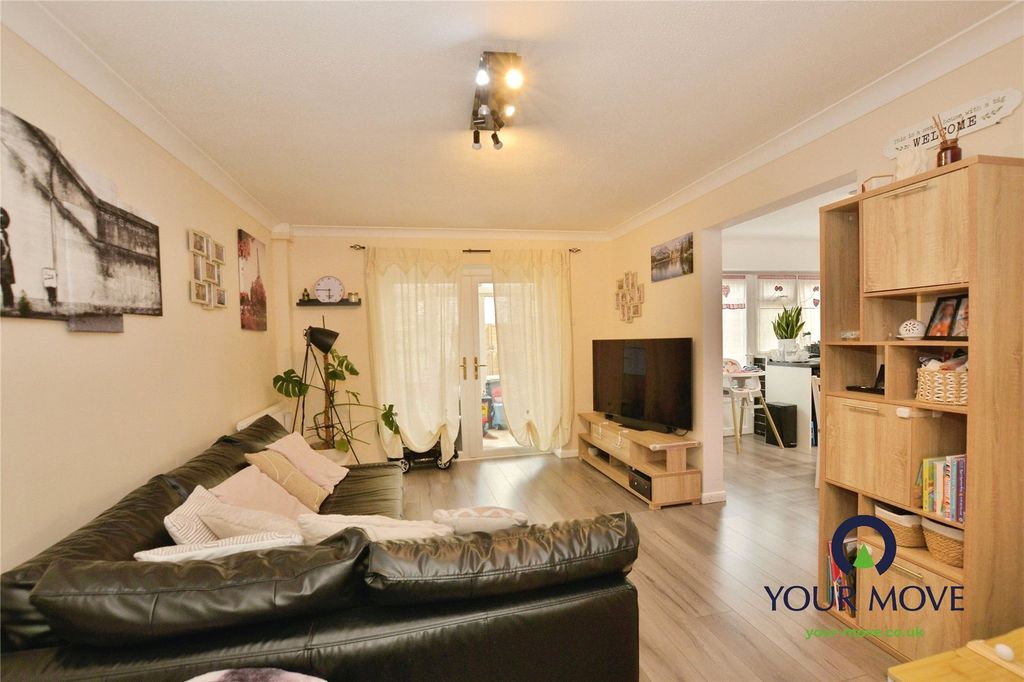 Property photo 2 of 18 Lounge/Diner