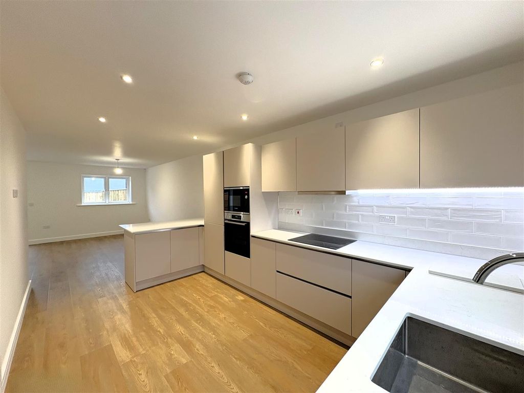 Property photo 2 of 23 Kitchen