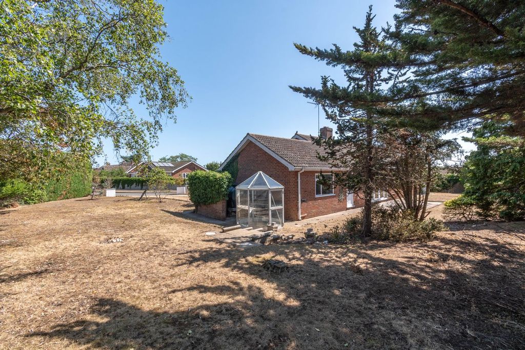 Property photo 2 of 21