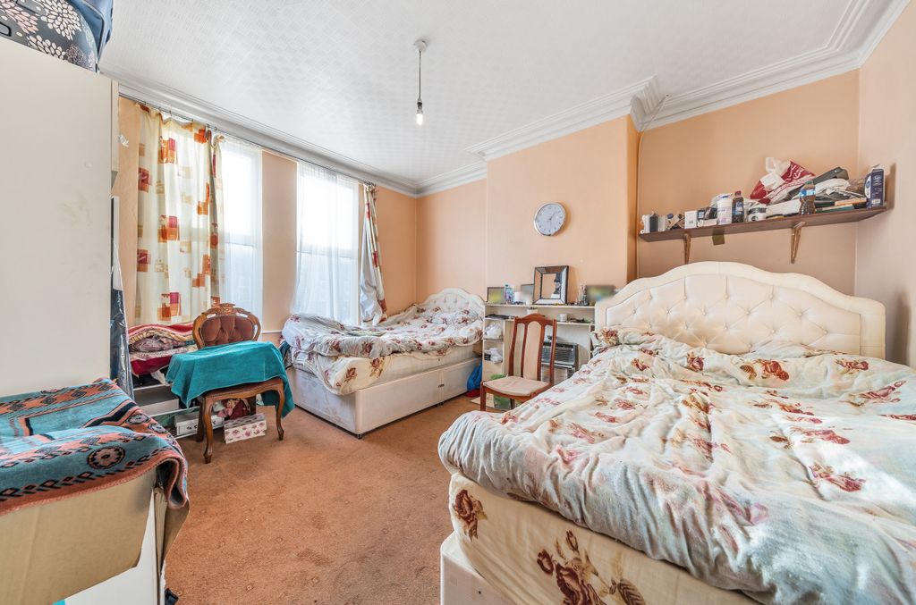 Additional image 10 of 6 bed terraced house for saleBrudenell Avenue, Hyde Park, Leeds LS6