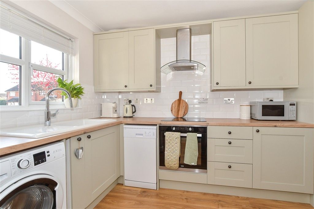 Property photo 2 of 13 Lounge/Kitchen