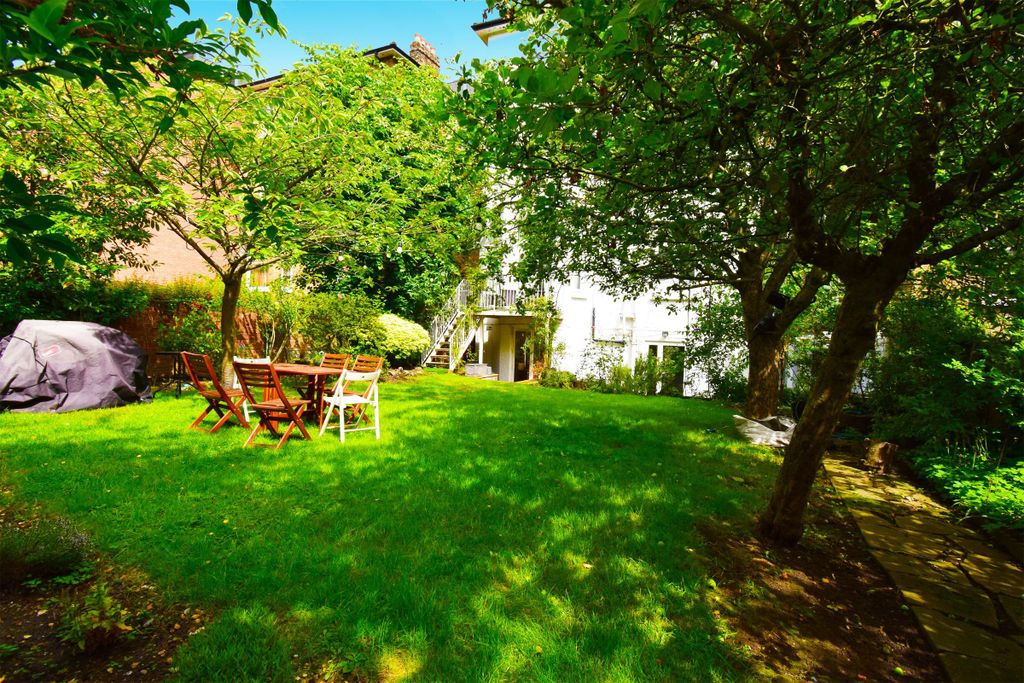 Property photo 1 of 21