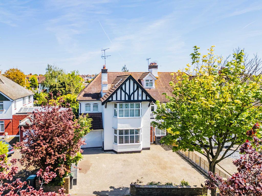 Property photo 1 of 37