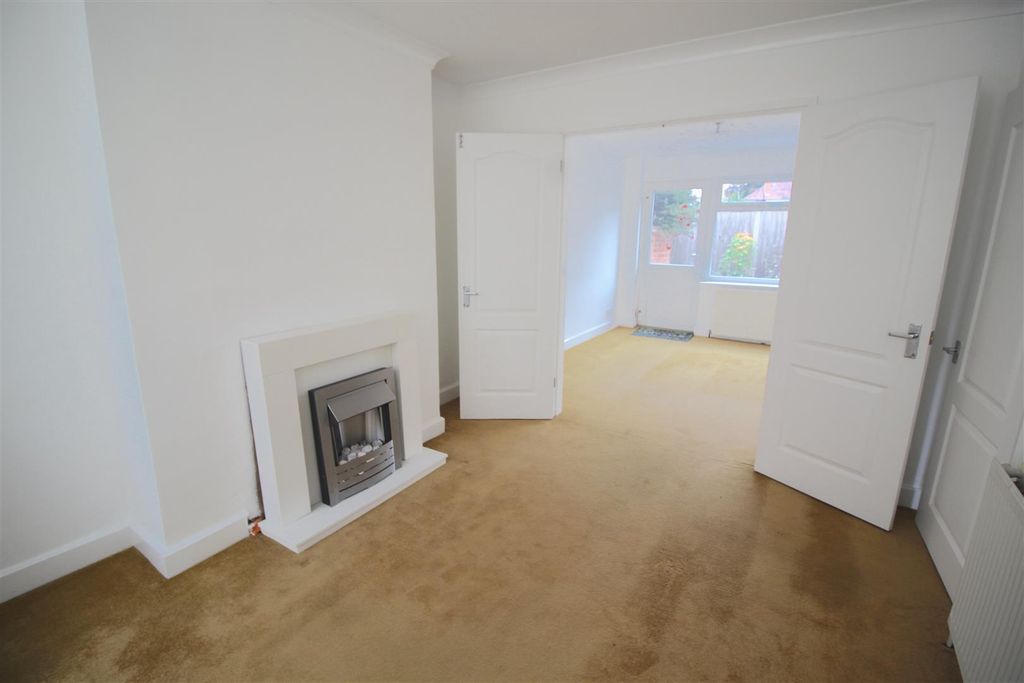 Property photo 2 of 12 Lounge