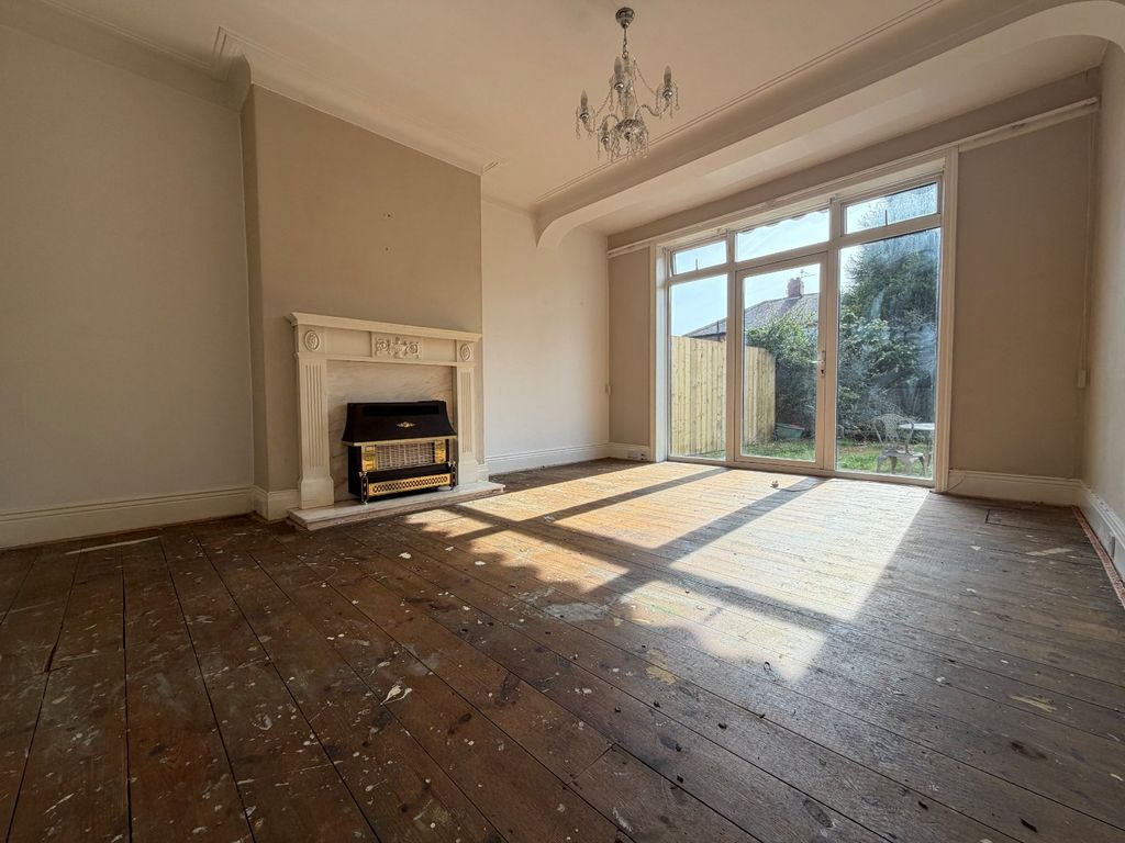 Property photo 2 of 13 Dining Room