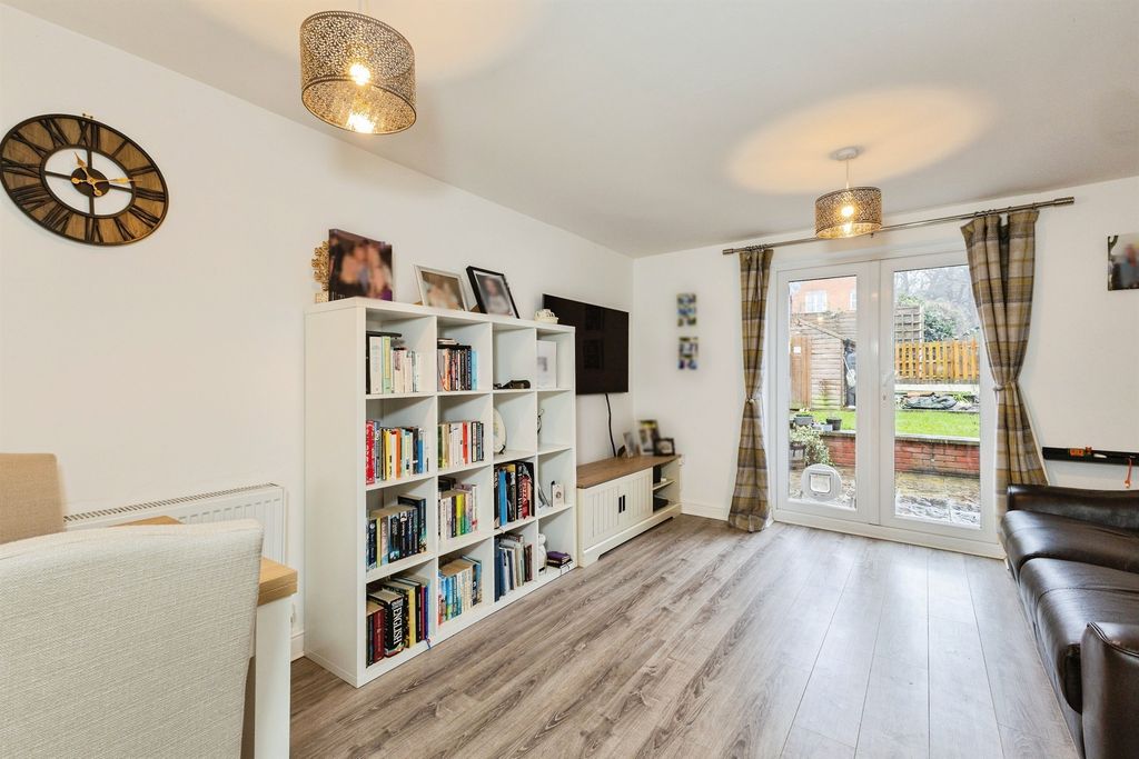 Property photo 3 of 25