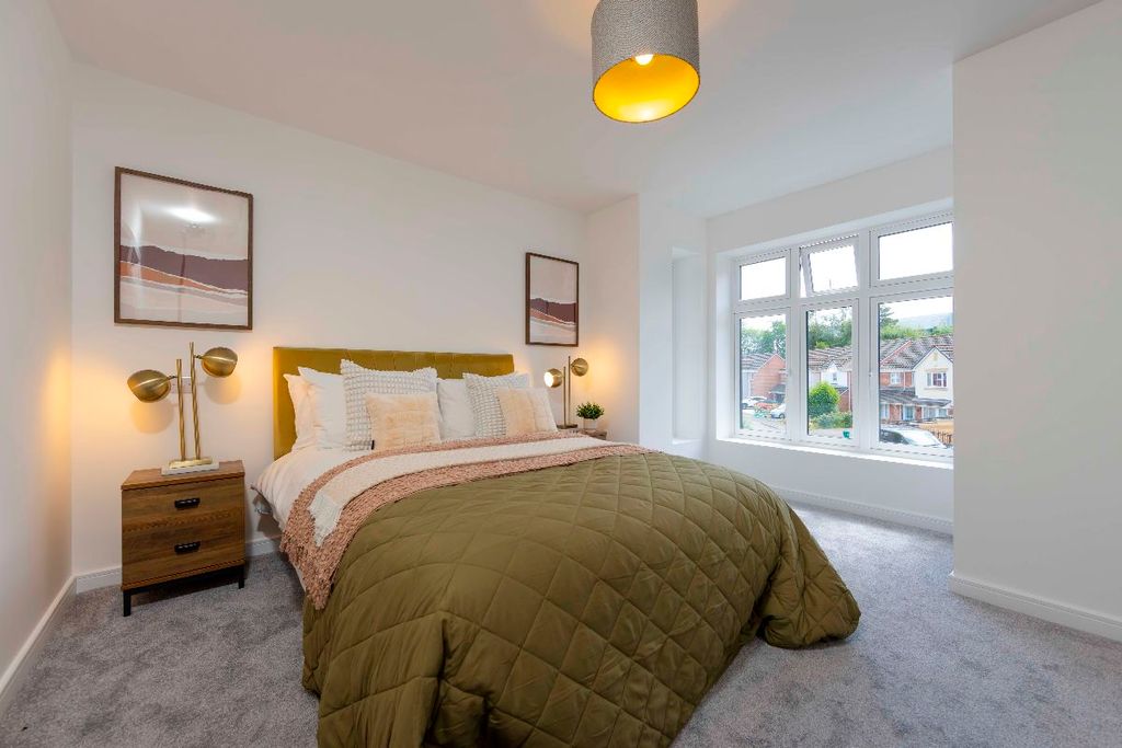 Property photo 3 of 118