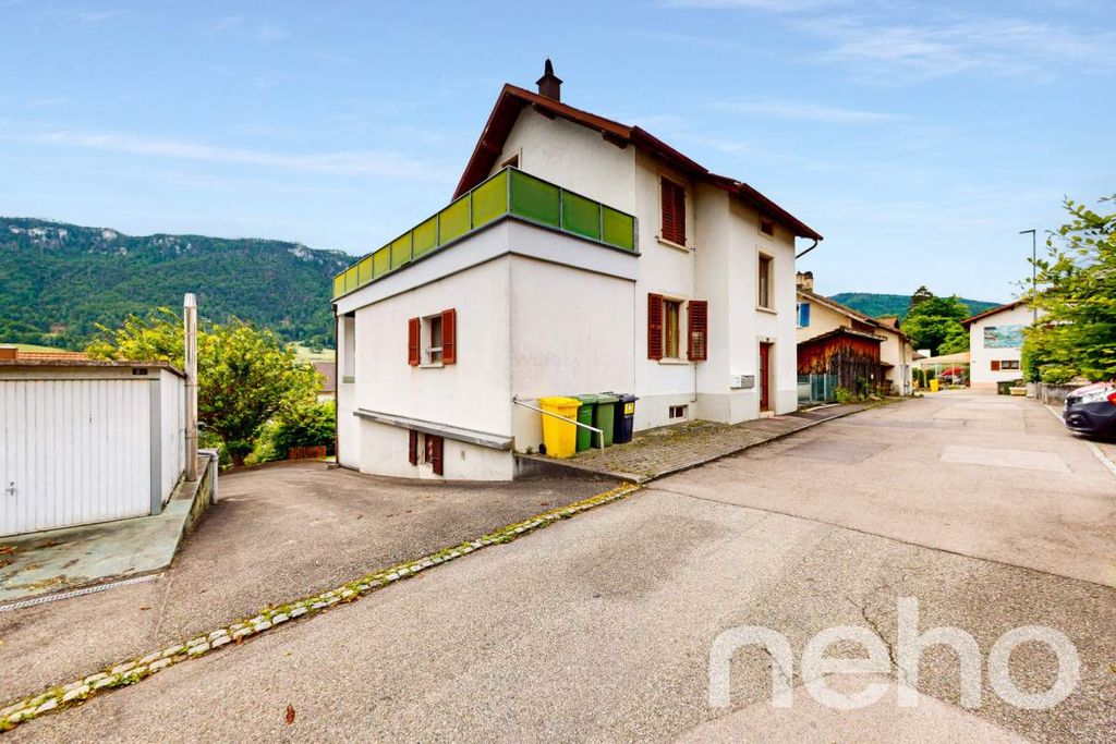 Property photo 2 of 13