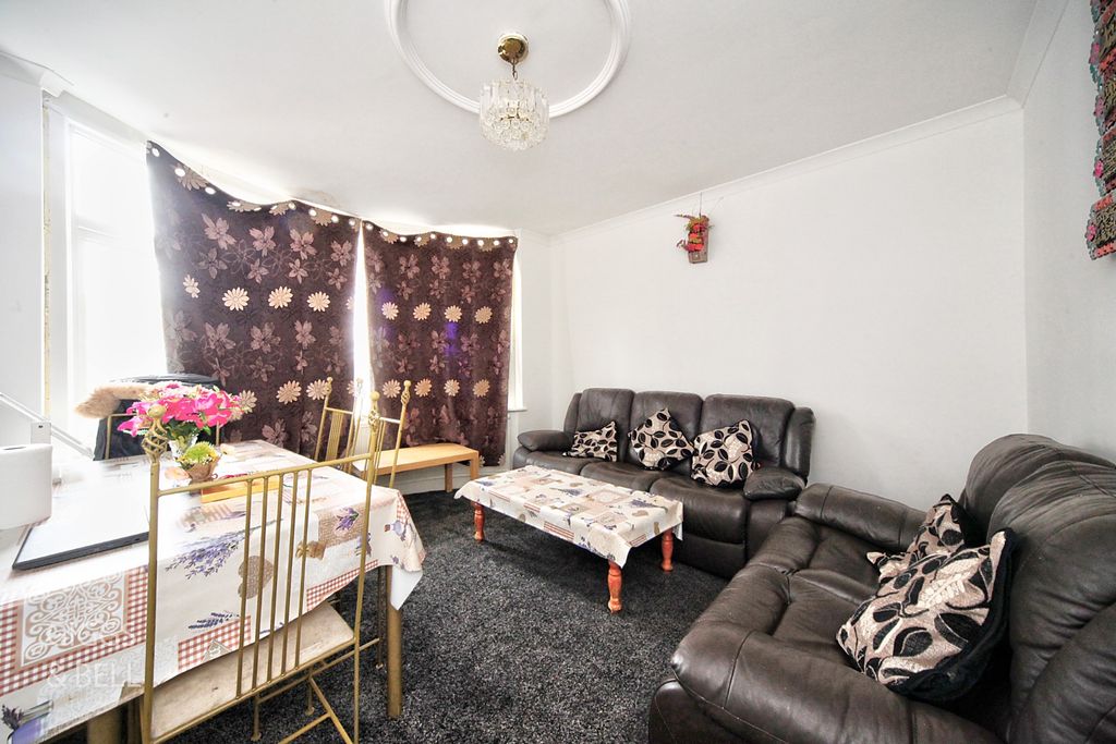 Property photo 2 of 13 4336311