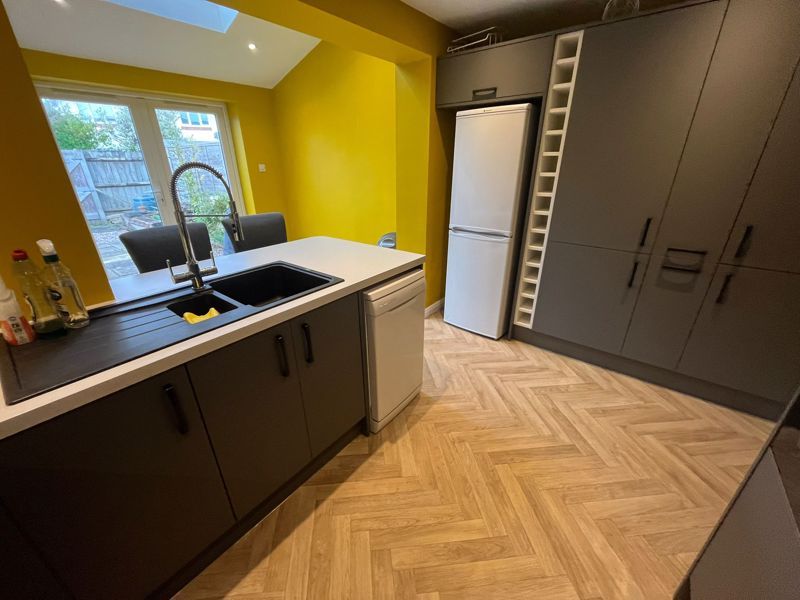 Property photo 3 of 21 Photo 12