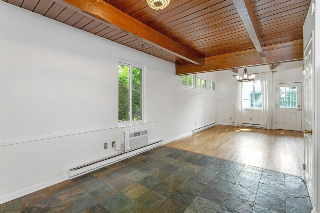 Property photo 2 of 18 <Alttext/>