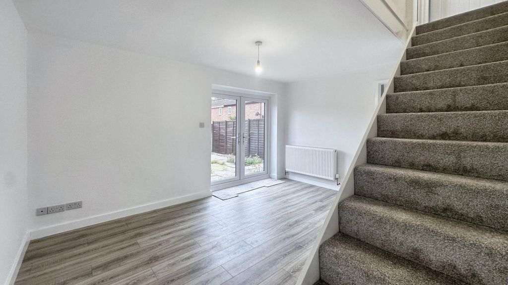 Property photo 3 of 9 Beshvtxdruajwlrjsxmwng