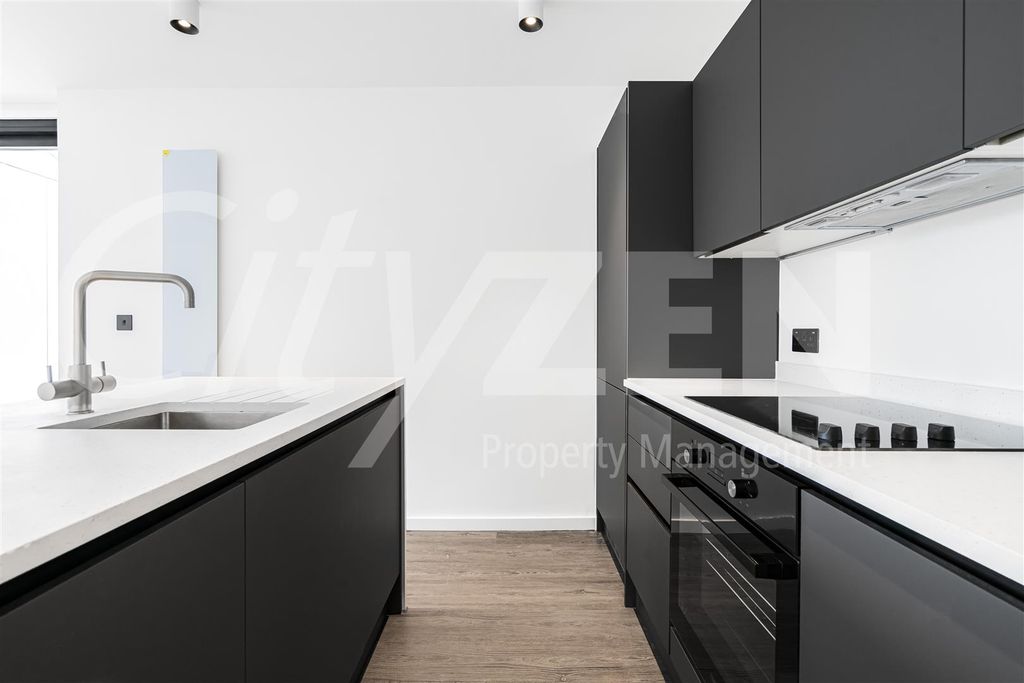Property photo 2 of 21 Kitchen