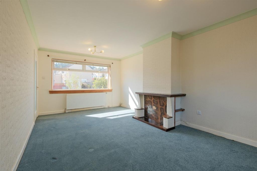 Property photo 2 of 26 Lounge