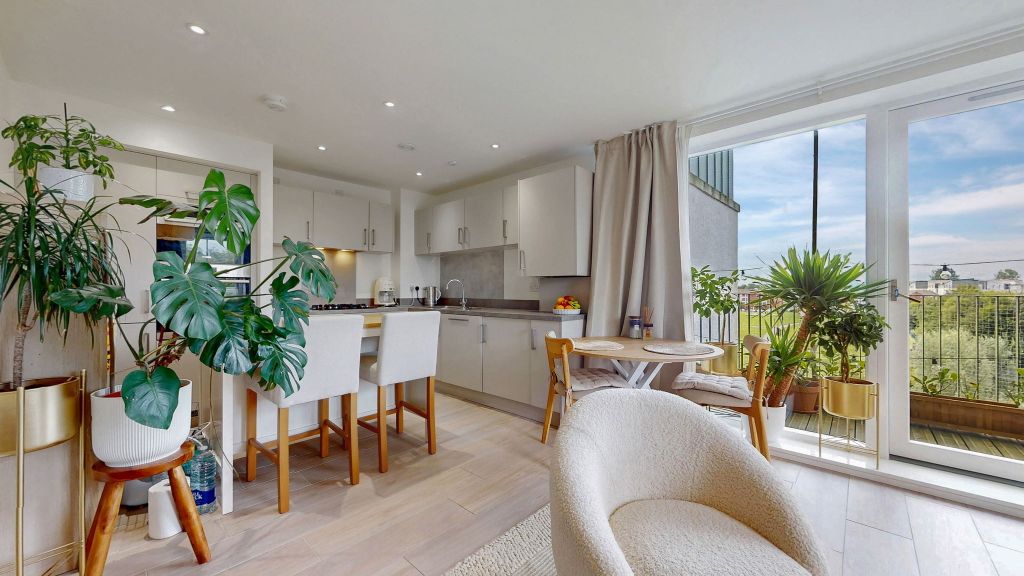 Property photo 3 of 27 22-Web-Or-Mls-51 Richmond Park Terrace Flat 4.2_34