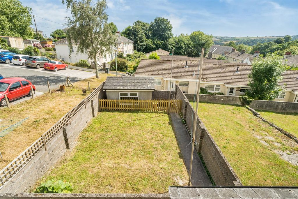 Property photo 2 of 15 Mill Meadow Garden And Shed.Jpg