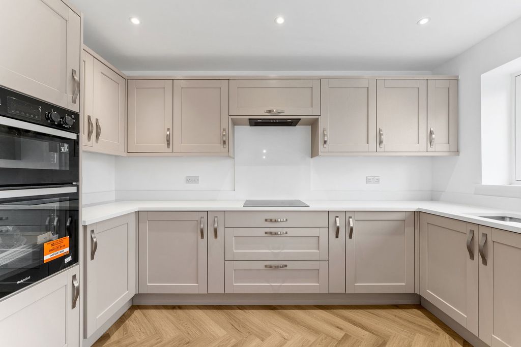 Property photo 2 of 58