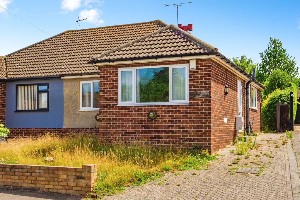Property photo 2 of 17 Photo