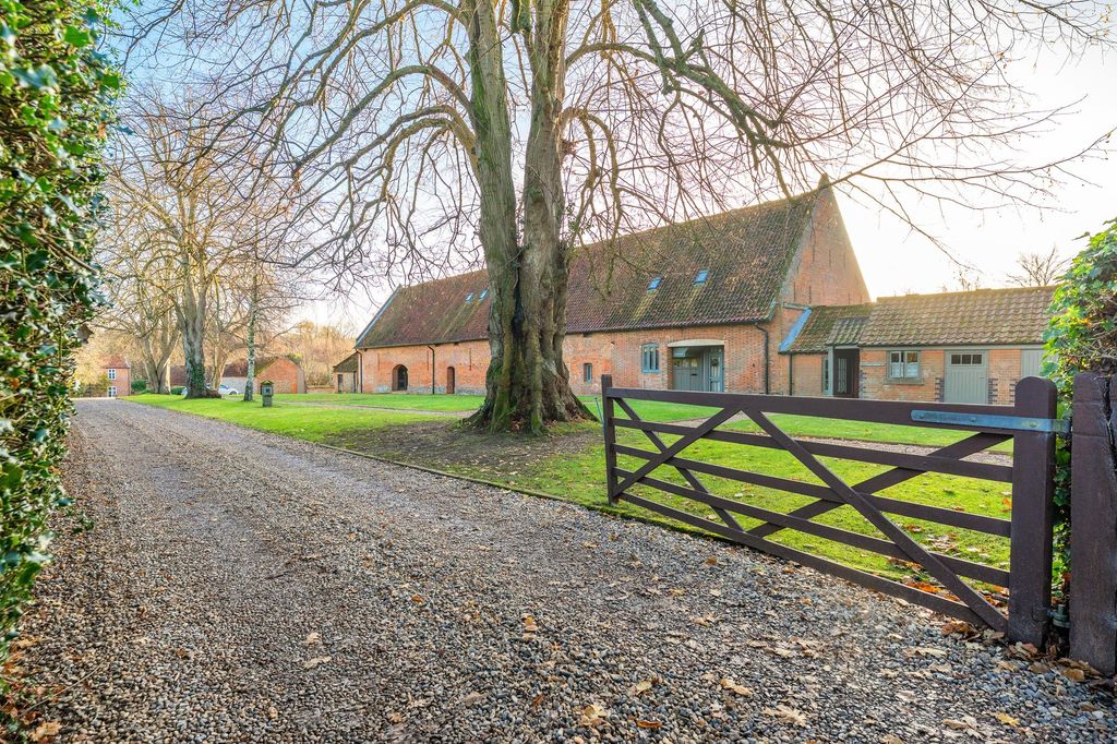 Property photo 1 of 28