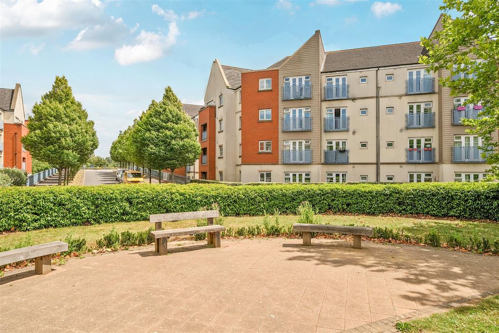 Property photo 1 of 17 Communal Areas