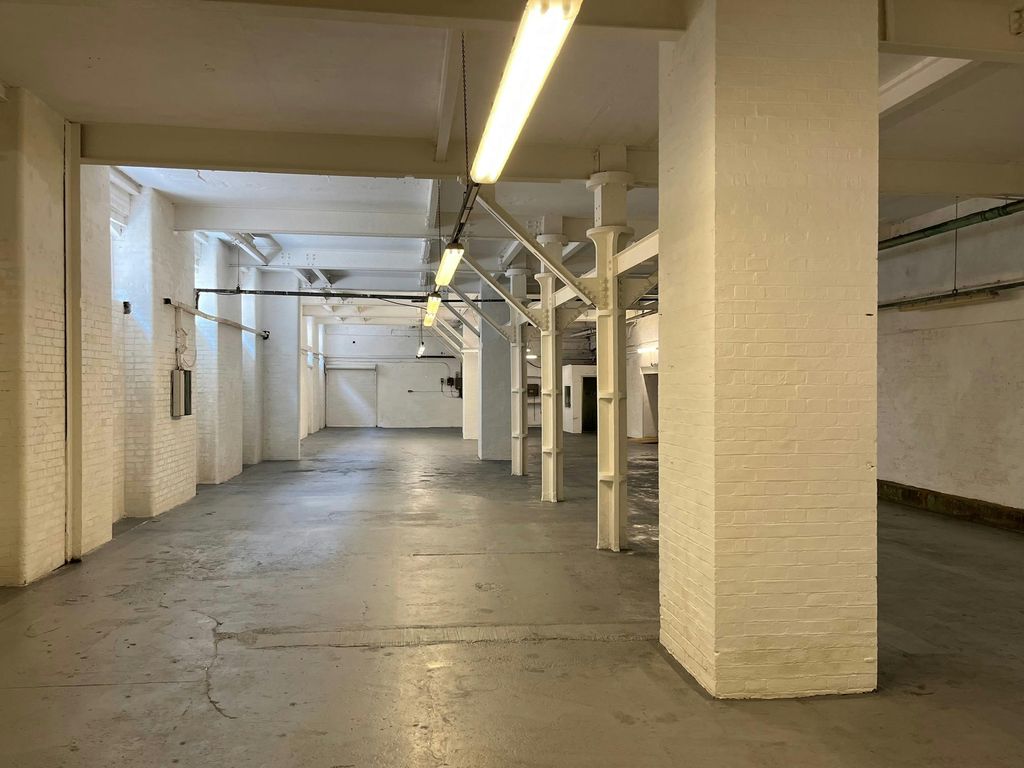 Property photo 2 of 4 11 Paramount Ind Estate 5.Jpg