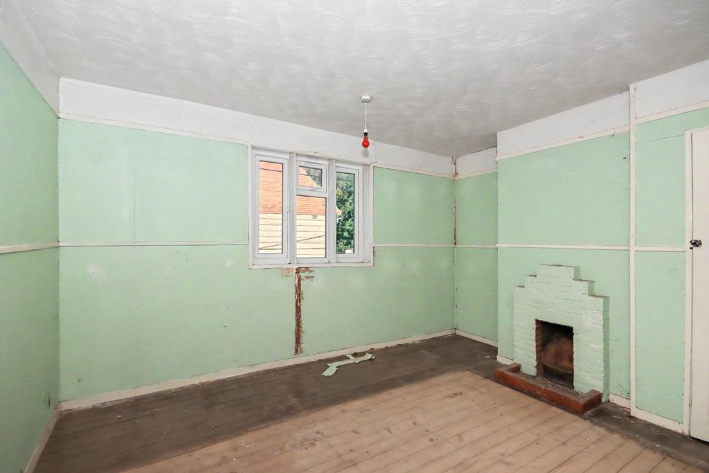 Property photo 3 of 21