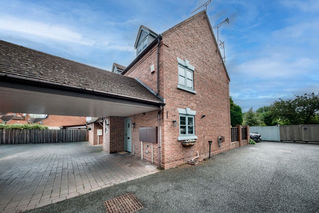 Property photo 1 of 17 Xh2A7093-Hdr(3)-Edit