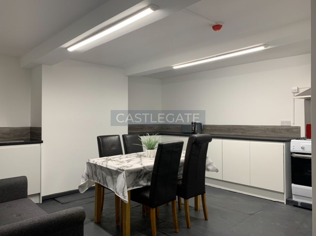 Property photo 3 of 4 Room 1, 32 Manchester Road, Huddersfield, HD1 3Hj (3)