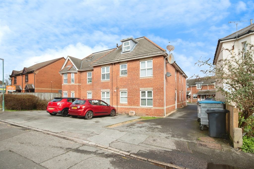 Property photo 1 of 22