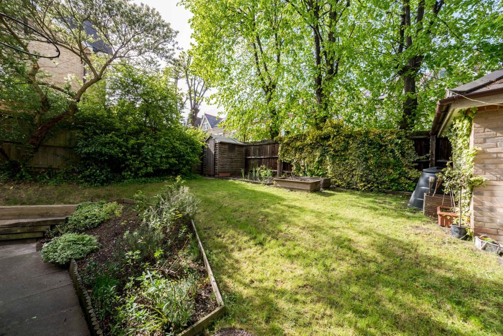 Property photo 1 of 17 Picture No. 21