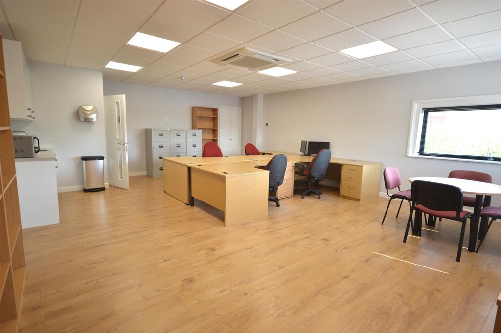 Property photo 2 of 8 Office Area