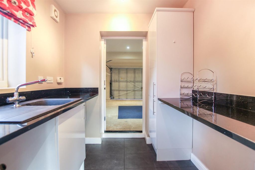 Property photo 3 of 21 3464233