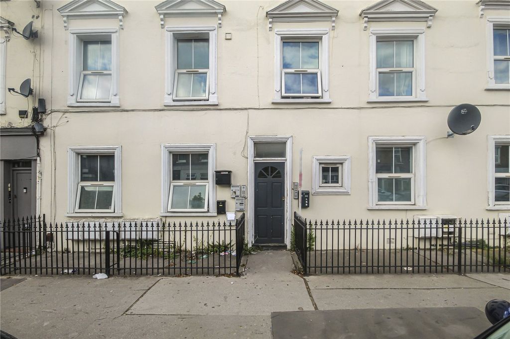 Property photo 1 of 17 Exterior