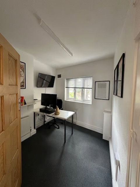 Property photo 2 of 8