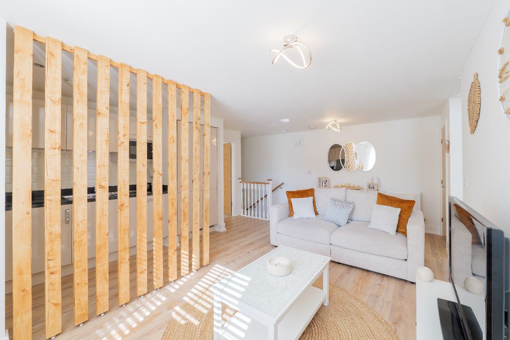 Property photo 2 of 15 5083109