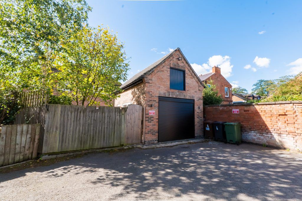 Property photo 2 of 26
