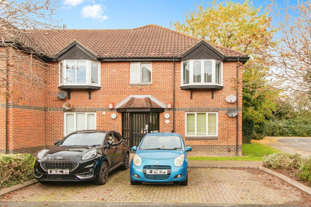 Property photo 1 of 17 Photography