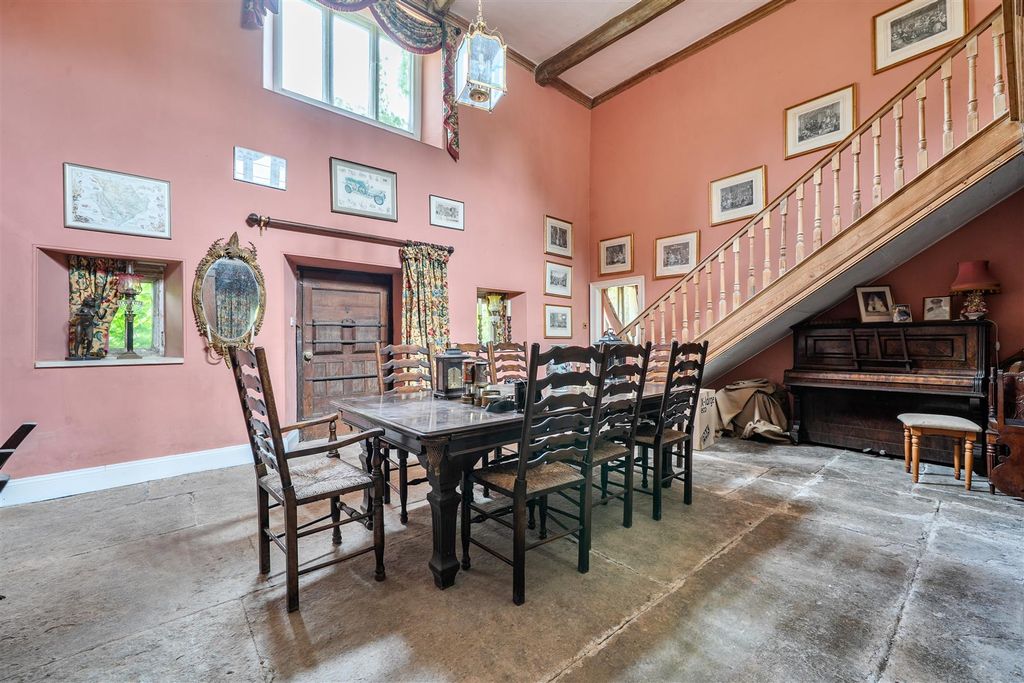 Property photo 3 of 48