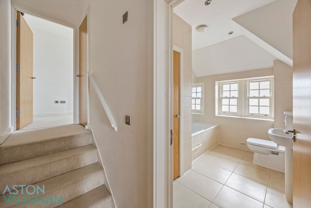 Property photo 3 of 16 4814292