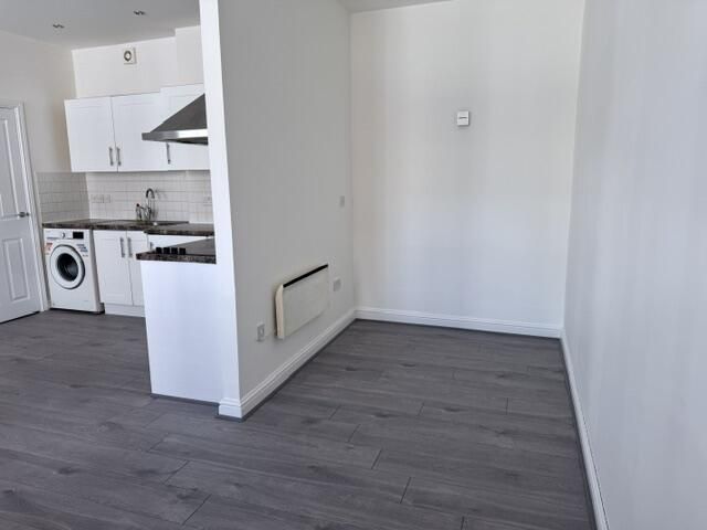 Property photo 2 of 5 Kitchen