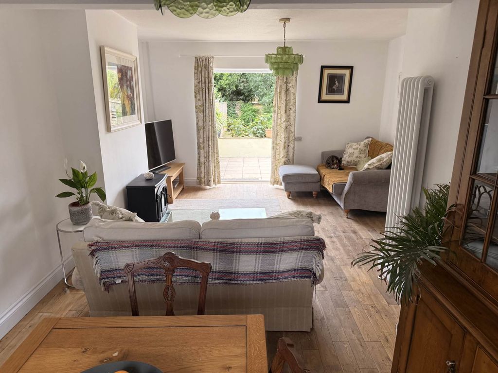 Property photo 2 of 18