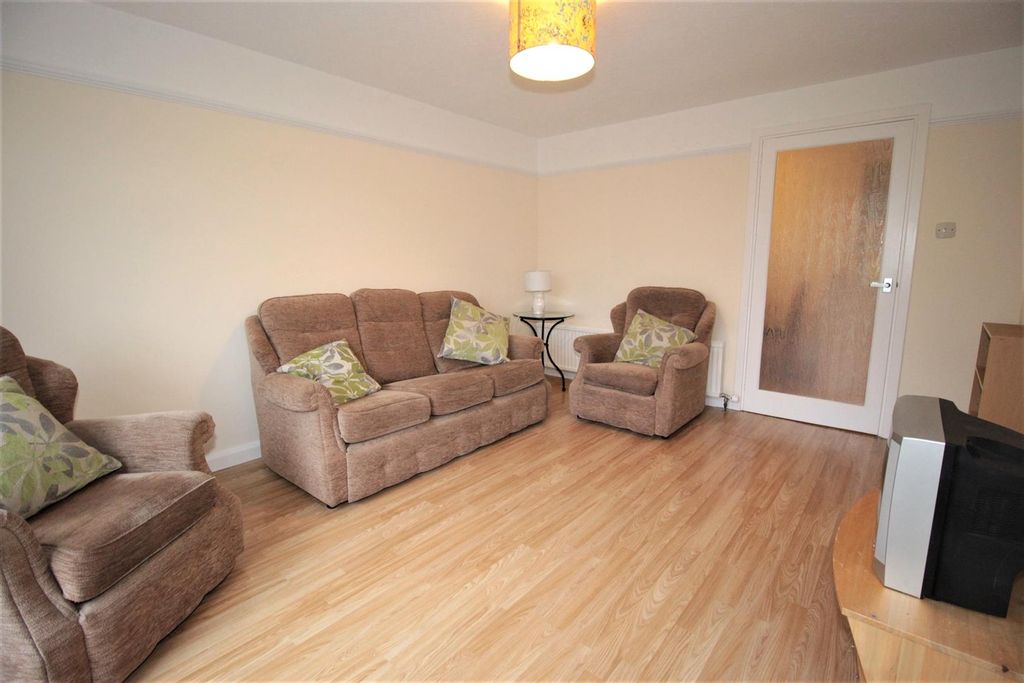 Property photo 2 of 10 Lounge 2.Jpg