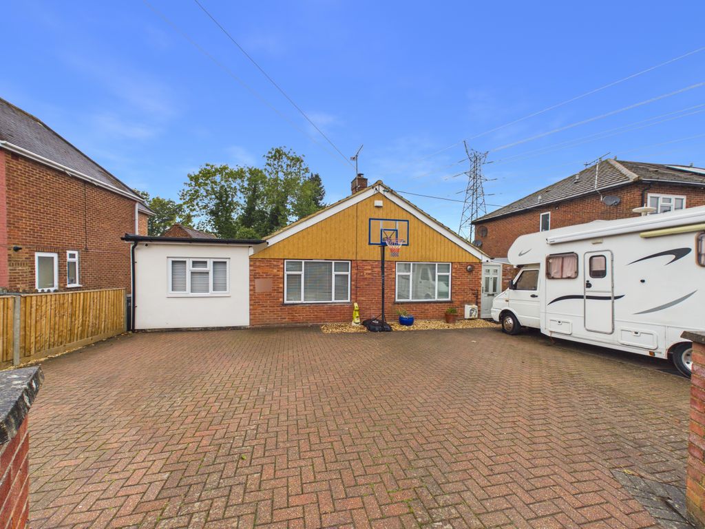 Property photo 1 of 11 Cam02536G0-Pr0173-Still033