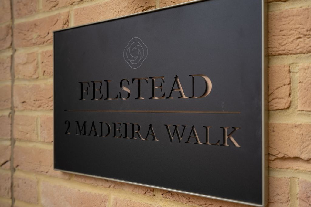 Property photo 2 of 20