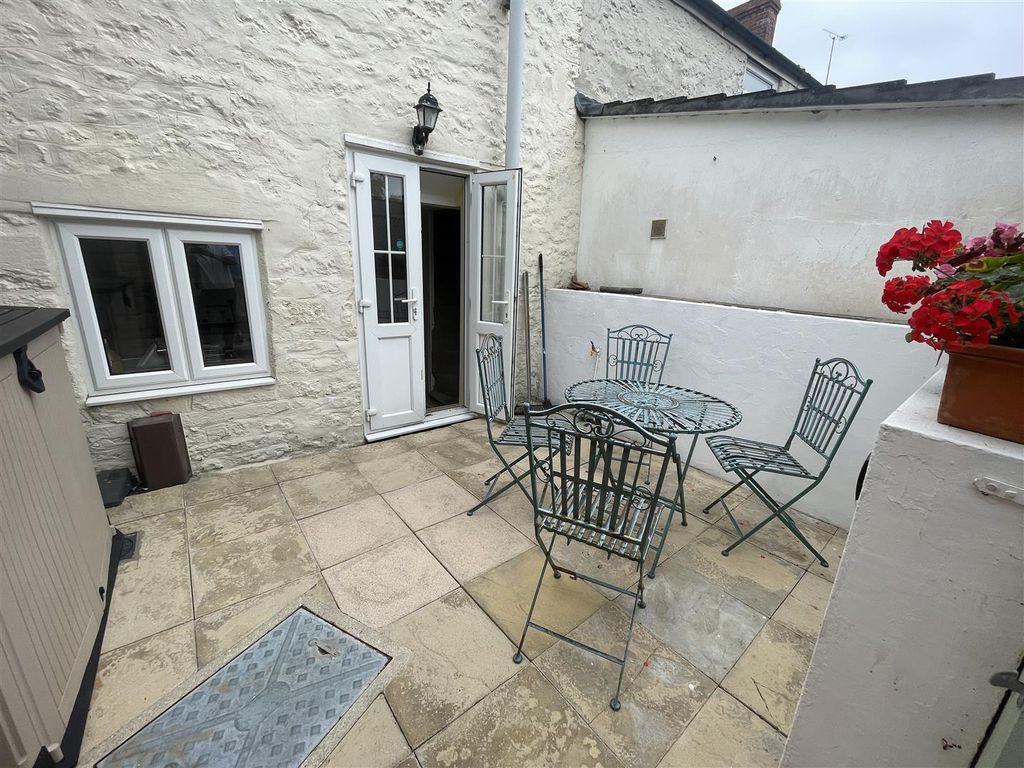 Property photo 3 of 8